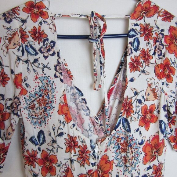 Francesca's Blue Rain Red Floral V Neck Romper XXS NEW - Picture 4 of 8